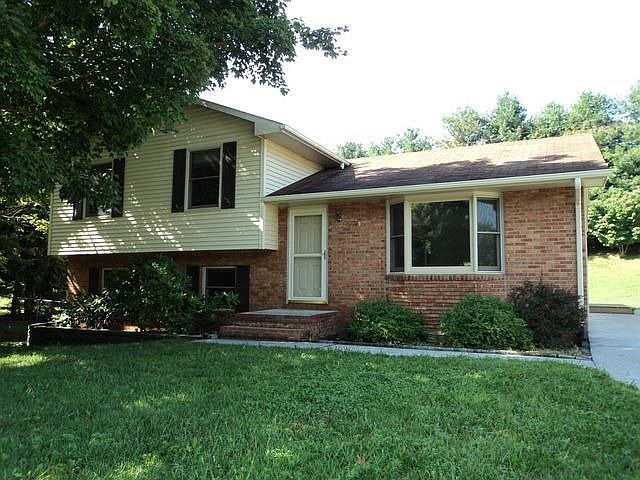 1st image of 2445 Glade Dr SE