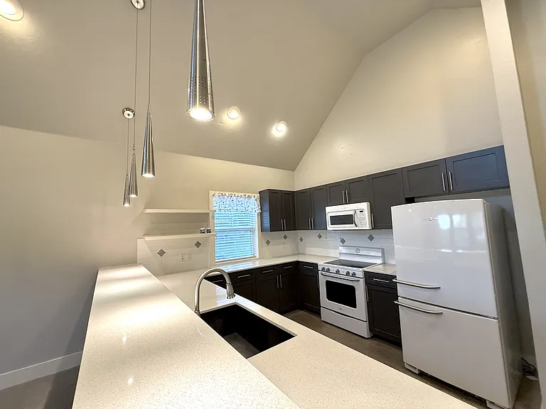 529 K St SW — Photo 2
