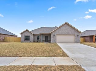 135 N Banner Ave, Farmington, AR 72730