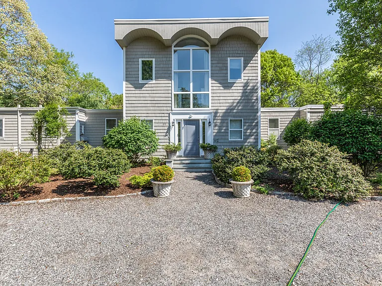 311 Meadows W — Photo 16