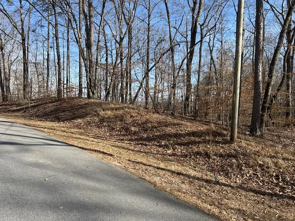 1717 Point Rd, Westminster, SC 29693