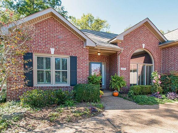3rd image of 6785 Autumnwood Dr