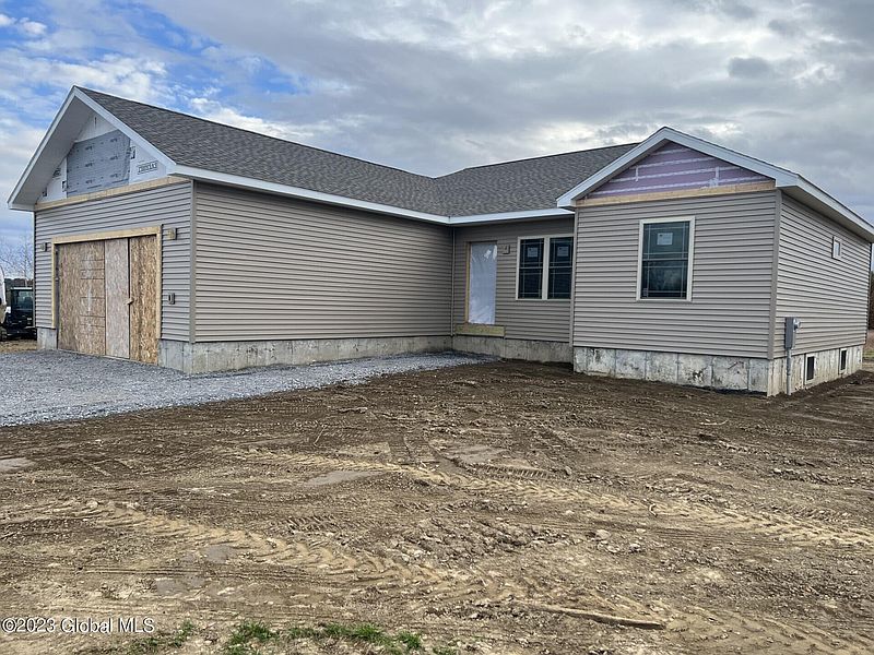 3rd image of 106 Bluebird Lane