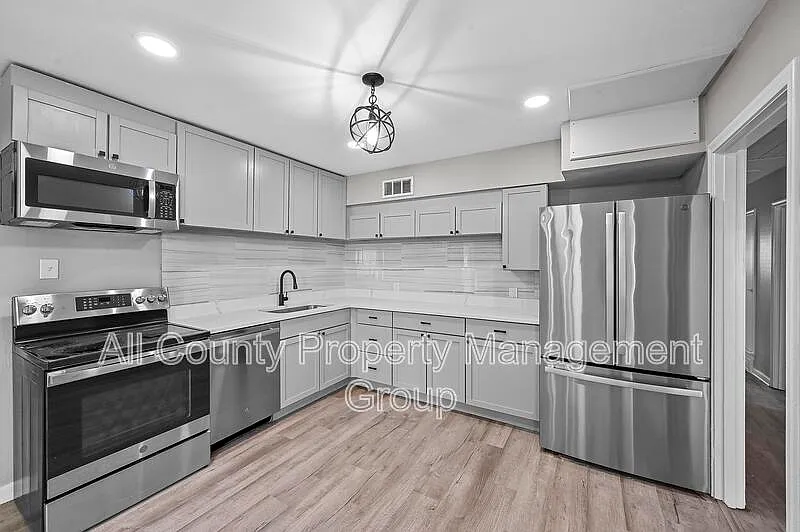 3 bed, 3.0 bath, 1623 sqft, $2,595 — Photo 4