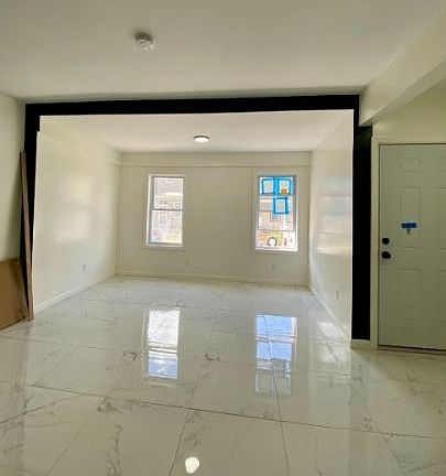 4th image of 528 Norwood St Unit 1