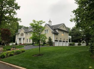 722 Butternut Dr, Franklin Lakes, NJ 07417