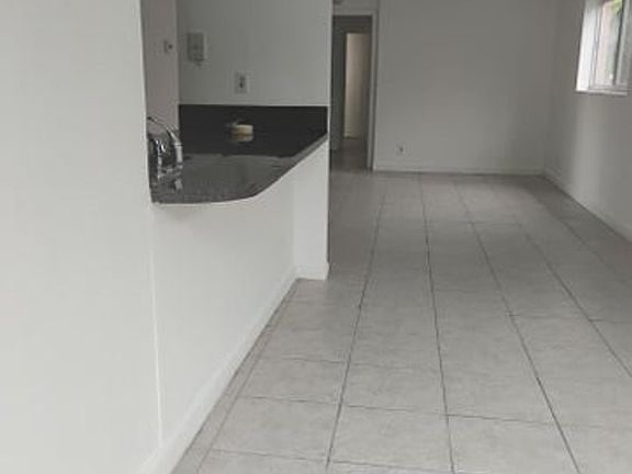 3rd image of 4116 Riverside Dr APT 1-3