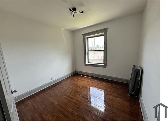 5th image of 70 N Grove St #2