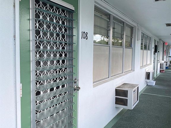 2nd image of 108 Lyndhurst #108