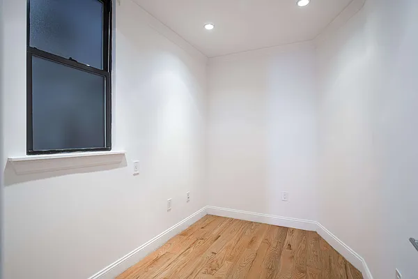 Rented by Nooklyn NYC LLC | media 21