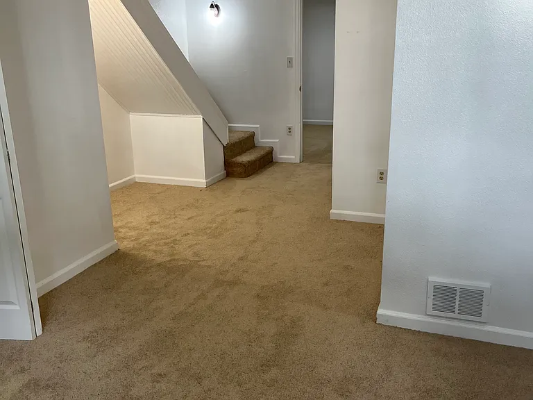 102 Gateway Dr — Photo 6