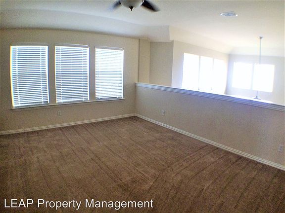 4th image of 833 Lake Worth Trl