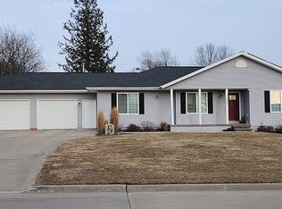 404 N Wilhelm St, Conrad, IA 50621