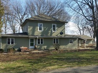 27776 200 E St, Tampico, IL 61283