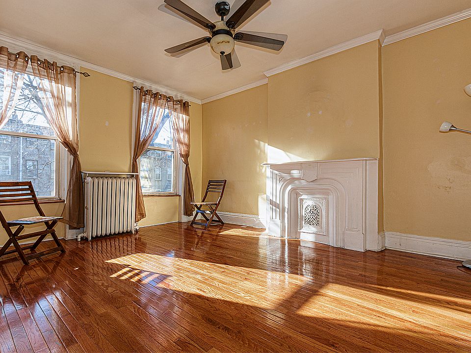 1st image of 442 Halsey St #2