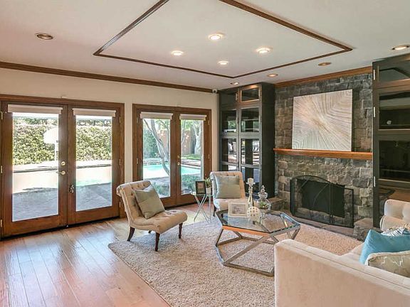 3rd image of 809 Kozera Dr