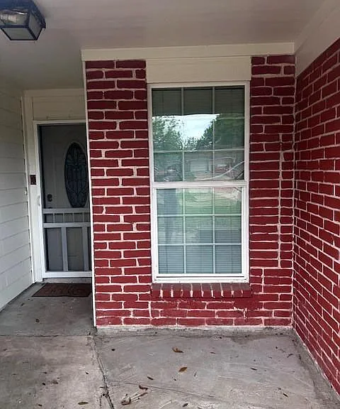 19310 Leafwood Ln — Photo 3