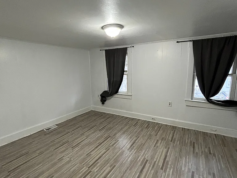 549 Lamberton St #1 — Photo 10