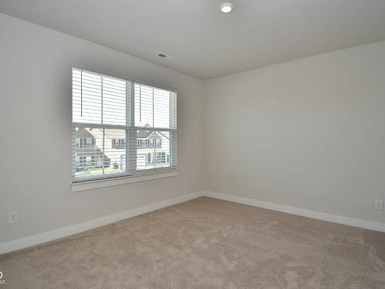 379 Gathering Ln — Photo 23