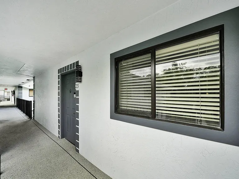 15011 Ashland Cir #23 — Photo 6