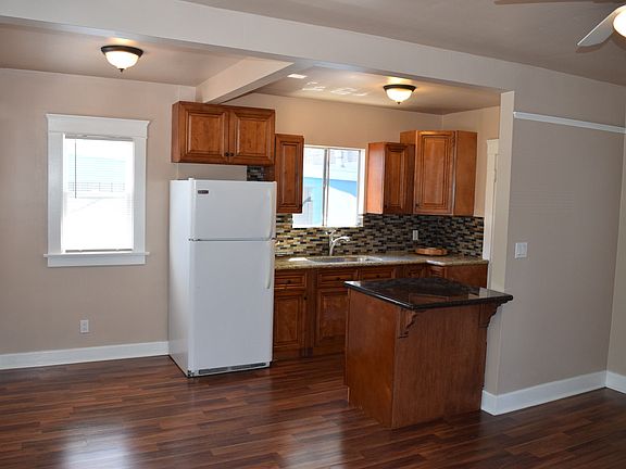 2nd image of 218 W 9th St