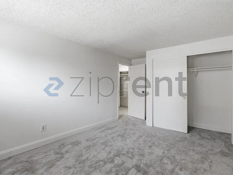 1696 London Cir — Photo 15