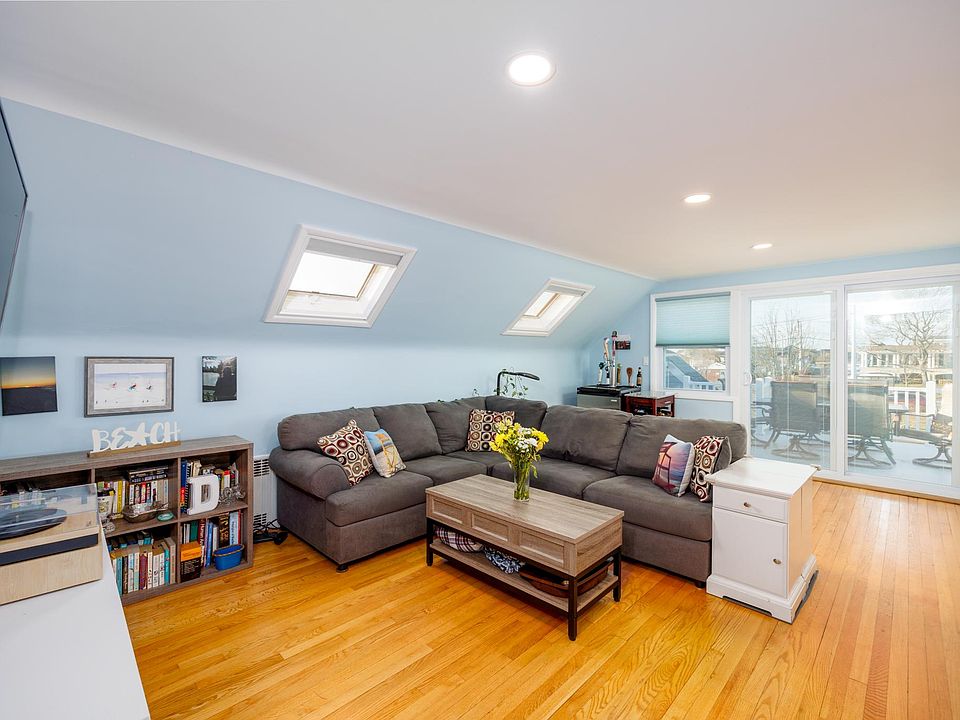 1st image of 320 Pacific Blvd Floor 2