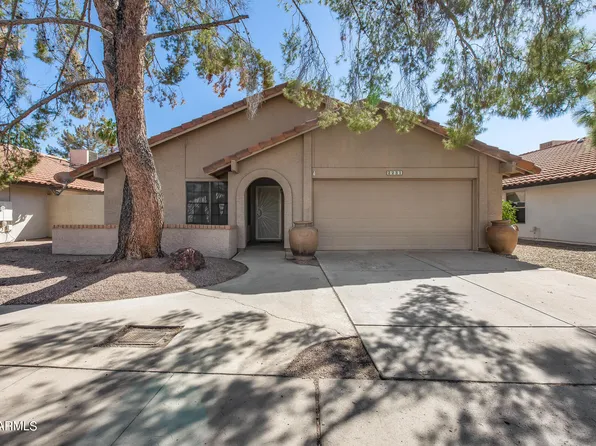 2231 W KIOWA Circle, Mesa, AZ 85202