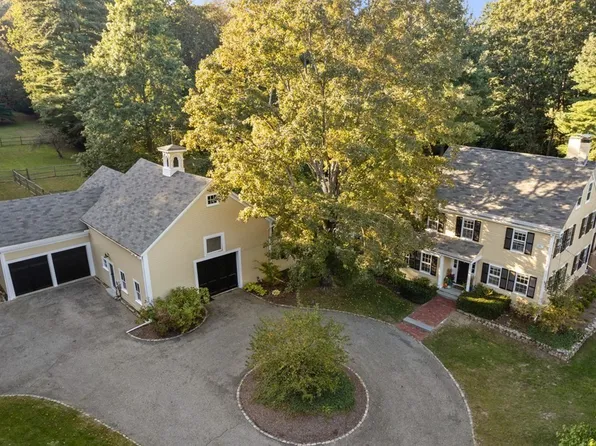 16 Main St, Dover, MA 02030