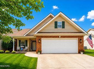 7230 Oakfield Ln, Powell, TN 37849