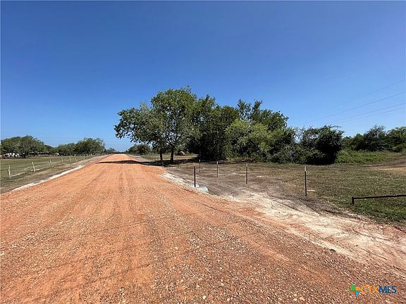 2nd image of 697 Robinhood Rd