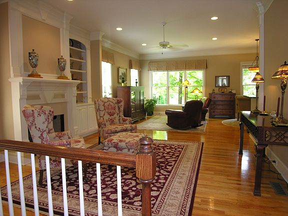 This home is great for entertaining!