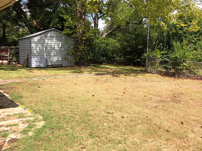 1808 Riverway Dr — Photo 9