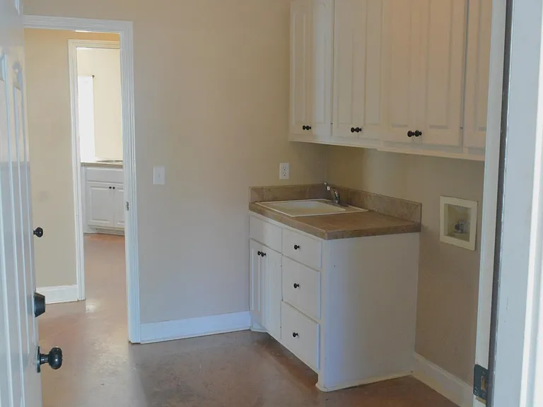 644 Huntington Dr — Photo 35