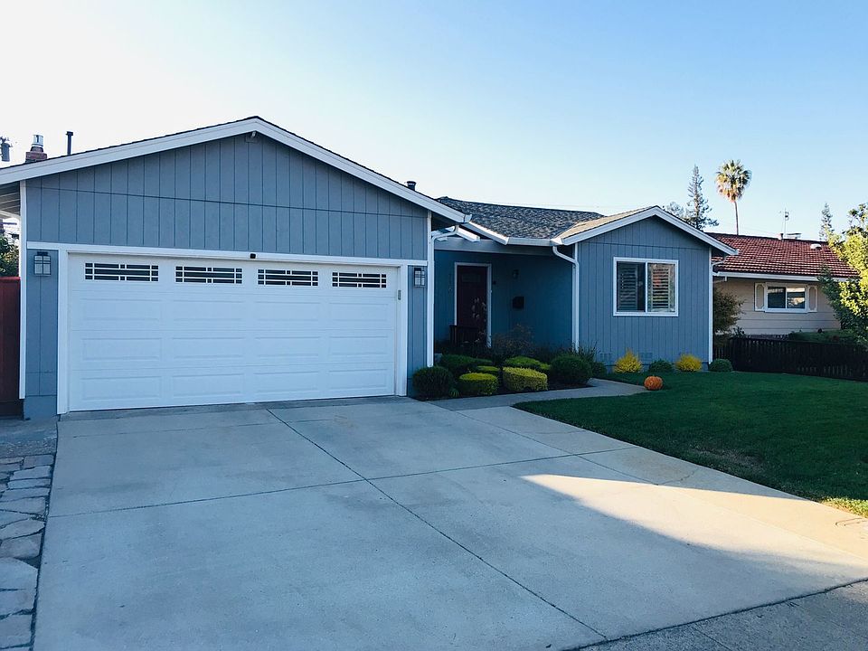 1st image of 736 Vaquero Dr