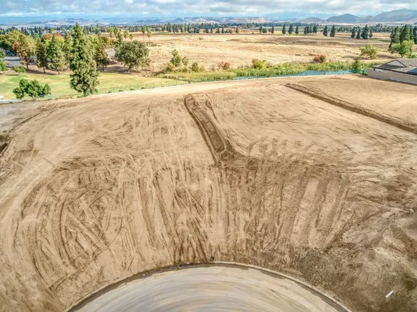 2330 E Copper Ridge Dr, Fresno, CA 93730