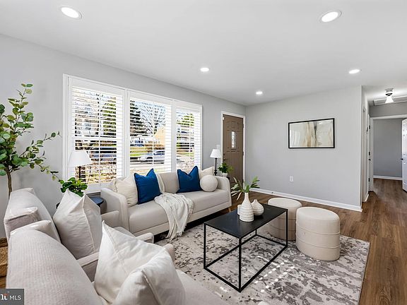 4th image of 102 Charles Rd