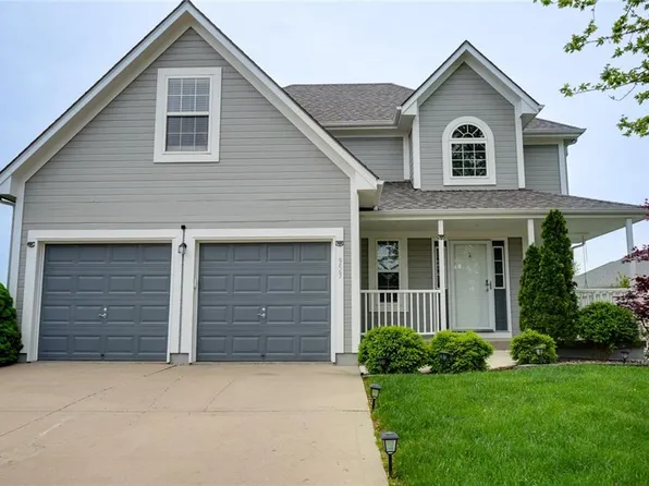 953 NW Maplewood Ct, Grain Valley, MO 64029