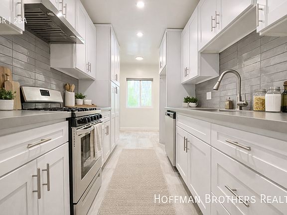 5th image of 1724 Arizona Ave #204