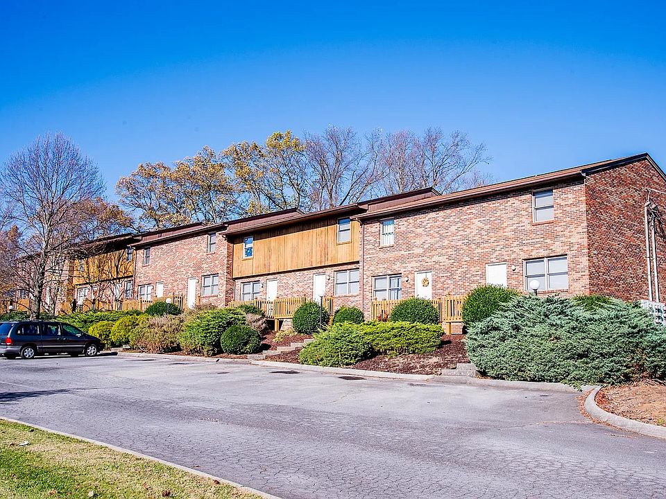 1st image of 105 Mayflower Rd #24