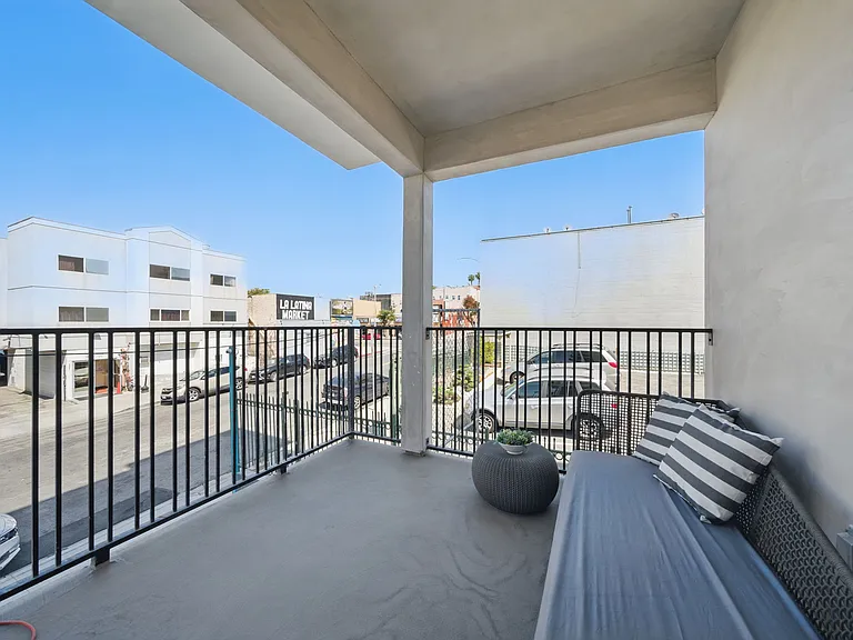 212 N Mariposa Ave #5 — Photo 13