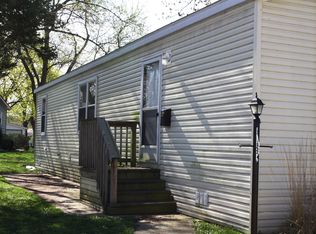 231 Parkwood Rd, Elgin, IL 60123