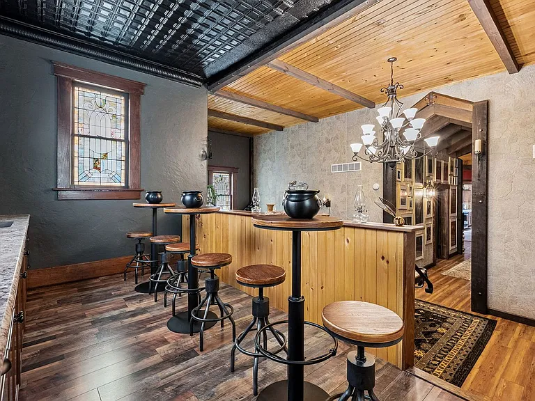 Building's Lounge