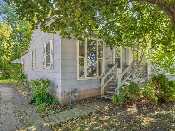 1222 Oak St, Oshkosh, WI 54901