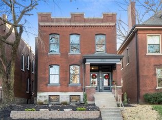 3722 Arsenal St, Saint Louis, MO 63116