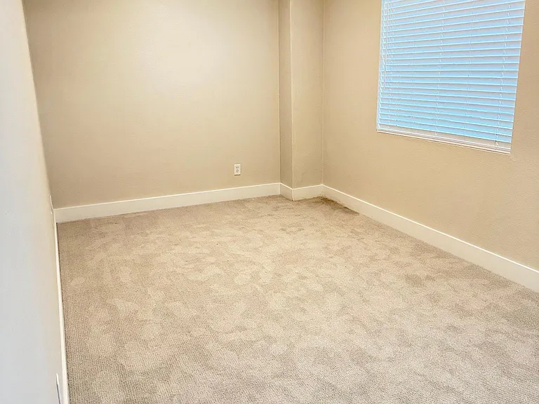 2311 E Hartford Ave #10 — Photo 3