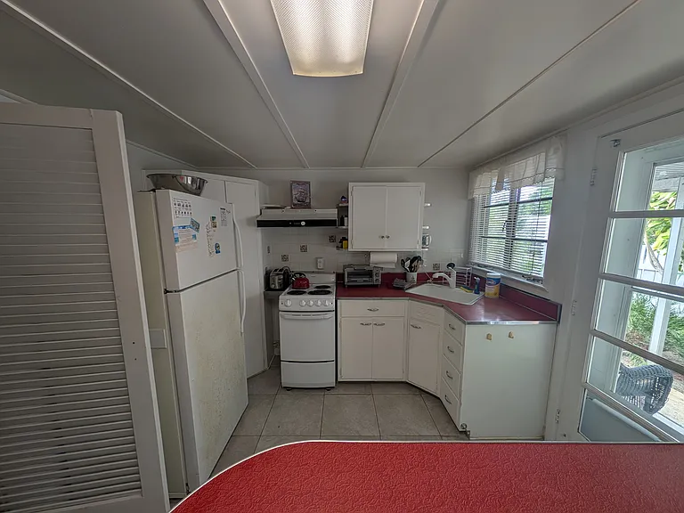 733.5 Myrtle Ave — Photo 7