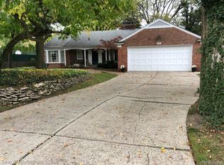 260 Grosse Pointe Blvd, Grosse Pointe Farms, MI 48236