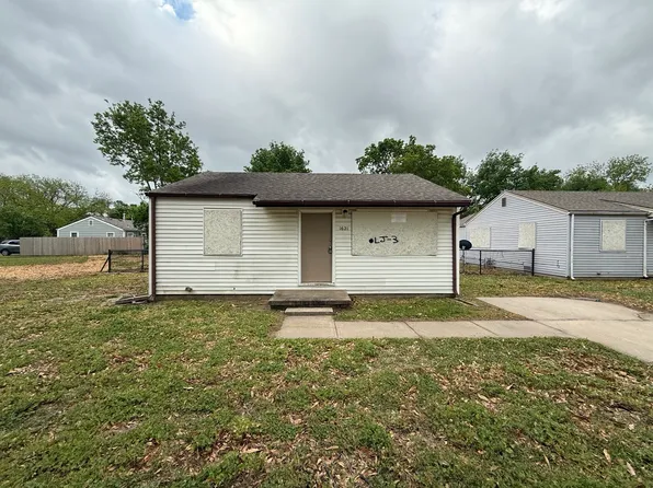 1621 E Arnold St, Wichita, KS 67214