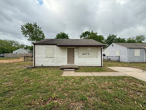 1621 E Arnold St Photo 1